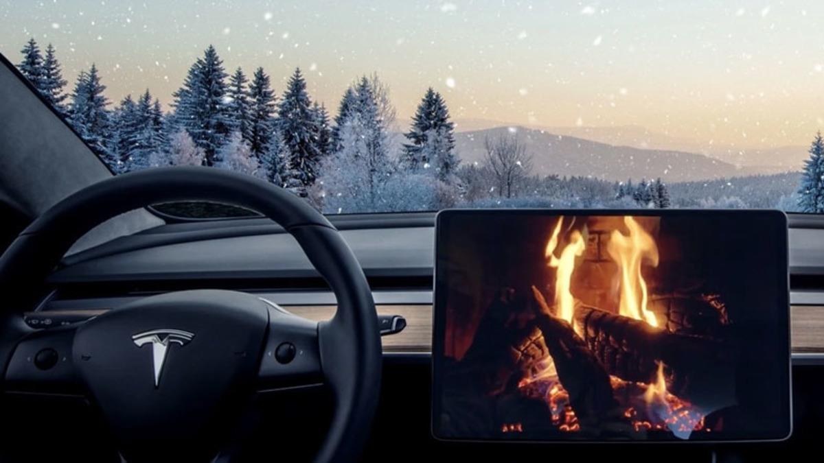 Tesla Sahipleri, Yeni Güncellemeyle Arasında Gaz Çıkarma Sesinin de Olduğu Yeni Korna Seslerine Kavuştu