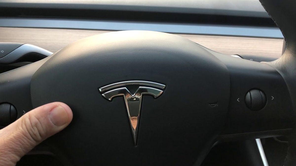 Tesla’ya Apple Müzik Ve Amazon Müzik Desteği Gelebilir 2 Tesla, Otomobiller İçin Apple Müzik ve Amazon Müzik Desteği Üzerinde Çalışıyor