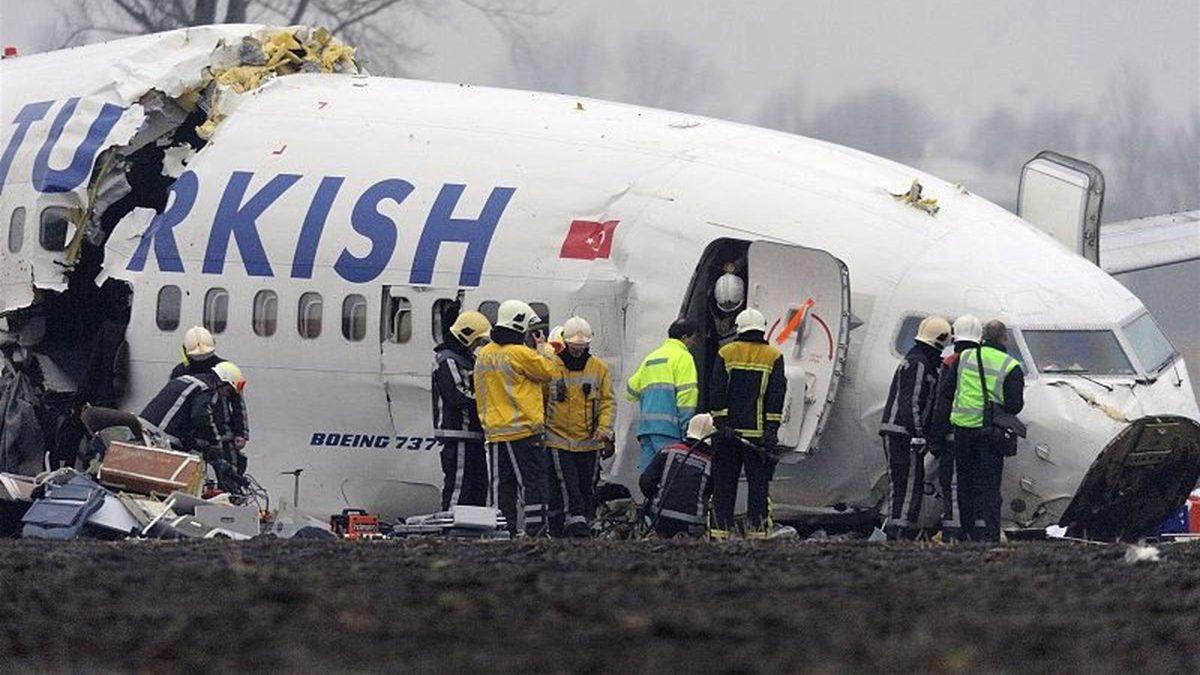 Uçaklar Neden Kazalardan Bile Sağlam Çıkabilen ’Kara Kutu’ların Yapıldığı Malzemeden Yapılmıyor?