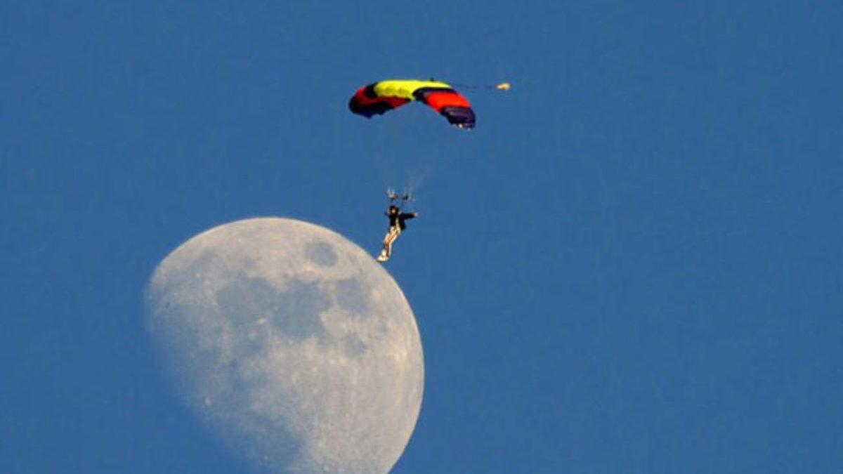 Ufukta Doğarken Çok Büyük Görünen Ay, Gökyüzüne Yükseldikçe Neden Küçülmeye Başlar?