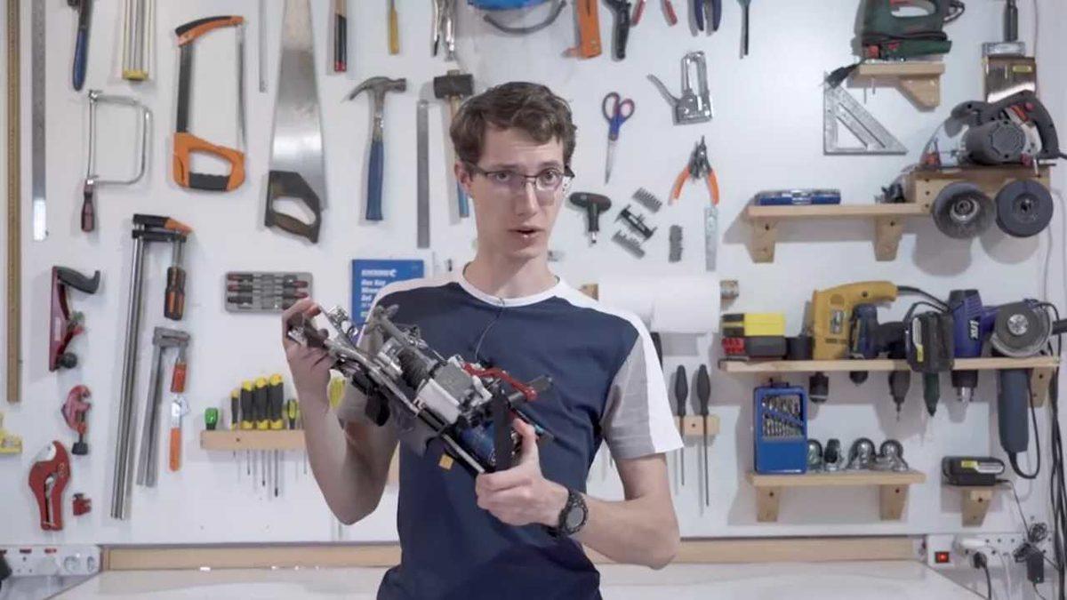 Bir YouTuber, Batman’vari Bir Tırmanma Silahı Geliştirdi (Video)