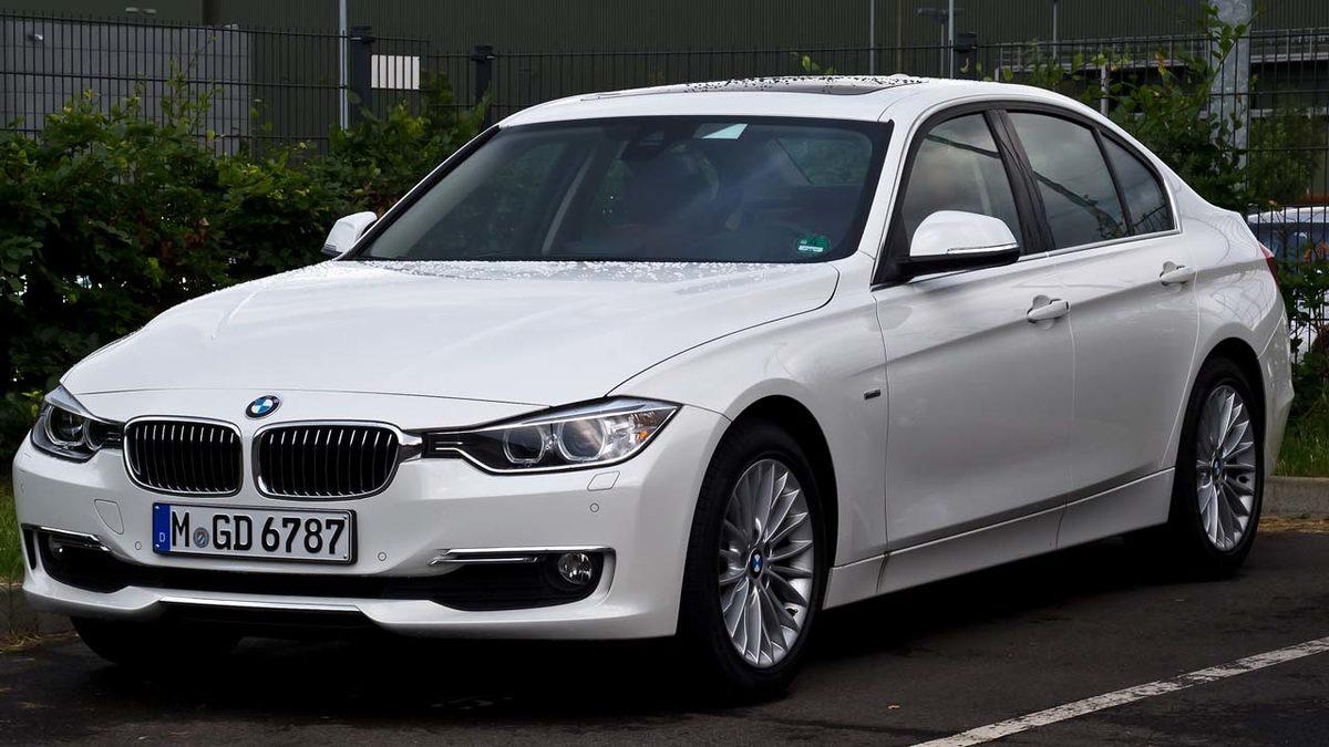 Vututu Yarım Kaldı: BMW, ’Yangın Riski’ Nedeniyle 1 Milyon Aracını Geri Çağırdı