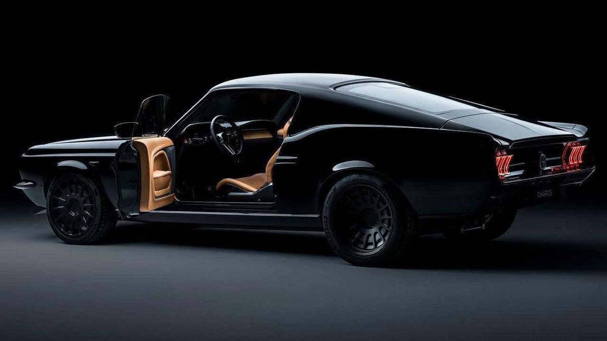 Elon Musk Görse Aşık Olur: 1967 Ford Mustang, Yüzde 100 Elektrikli Hale Getirildi [Video]