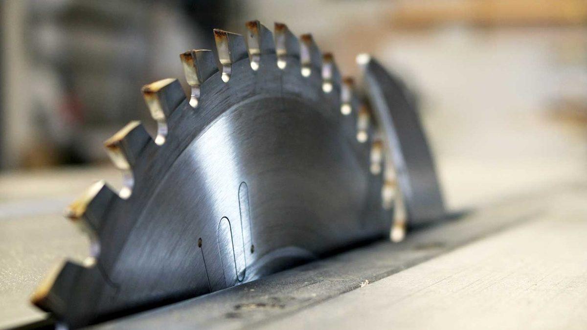 Yüksek Hızlara Ulaşan Tekerlekler Neden Geri Dönüyor Gibi Görünür?