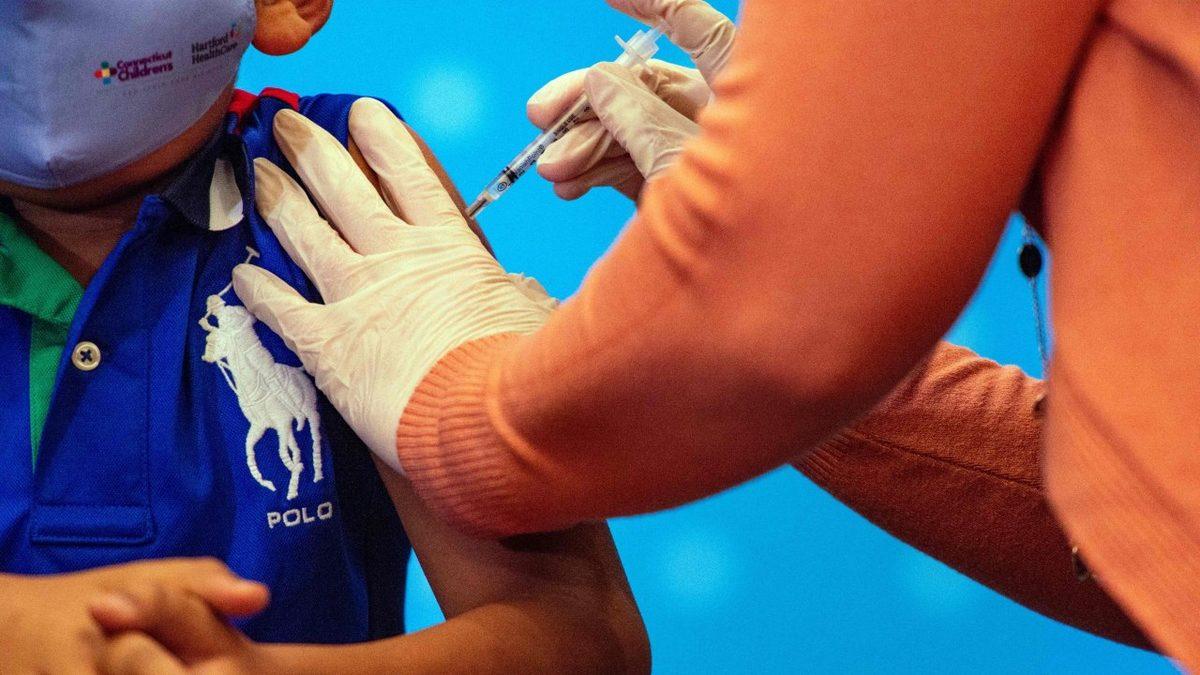 Pfizer-BioNTech Aşısının Çocuklar Üzerindeki Etkisi Araştırıldı: Omicron Bulaşma Riskini Ciddi Oranda Azaltıyor