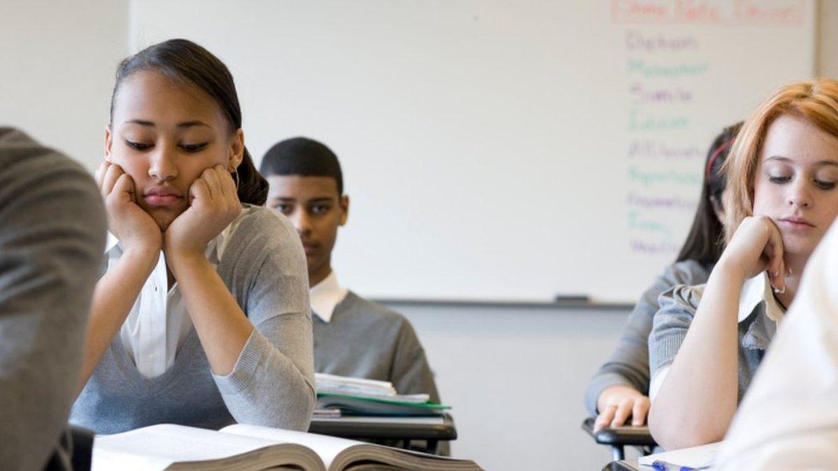 Cinsiyetler Arası Ayrımın Kız Çocukları Üzerindeki Korkunç Etkisini Gösteren Araştırma: Kendilerini ’Yeteneksiz’ Görüyorlar