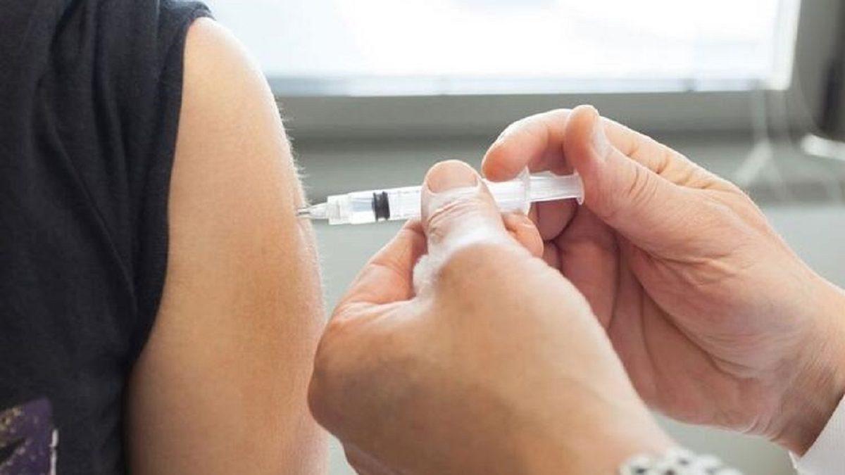 Tek Doz Sinovac Aşısı Olan Türk Doktor, Vücudunda Yeterli Düzeyde Antikor Oluştuğunu Açıkladı