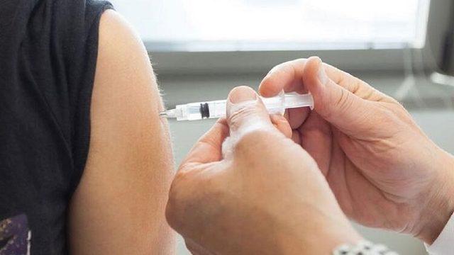 Tek Doz Sinovac Aşısı Olan Türk Doktor, Vücudunda Yeterli Düzeyde Antikor Oluştuğunu Açıkladı