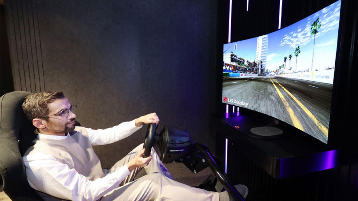 LG, CES 2021’de Bükülebilir OLED Oyuncu Monitörünü Sergileyecek