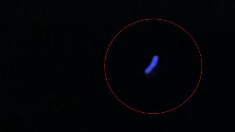 Hawaii’de Gökyüzünde Tanımlanamayan Mavi Renkli Bir Cisim Görüldü [Video]