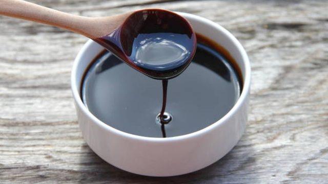 Kahvaltı Sofrasının Vazgeçilmezi Olan Pekmezin İçindeki Gizli Madde: Beyaz Toprak Sağlığa Zararlı mı?