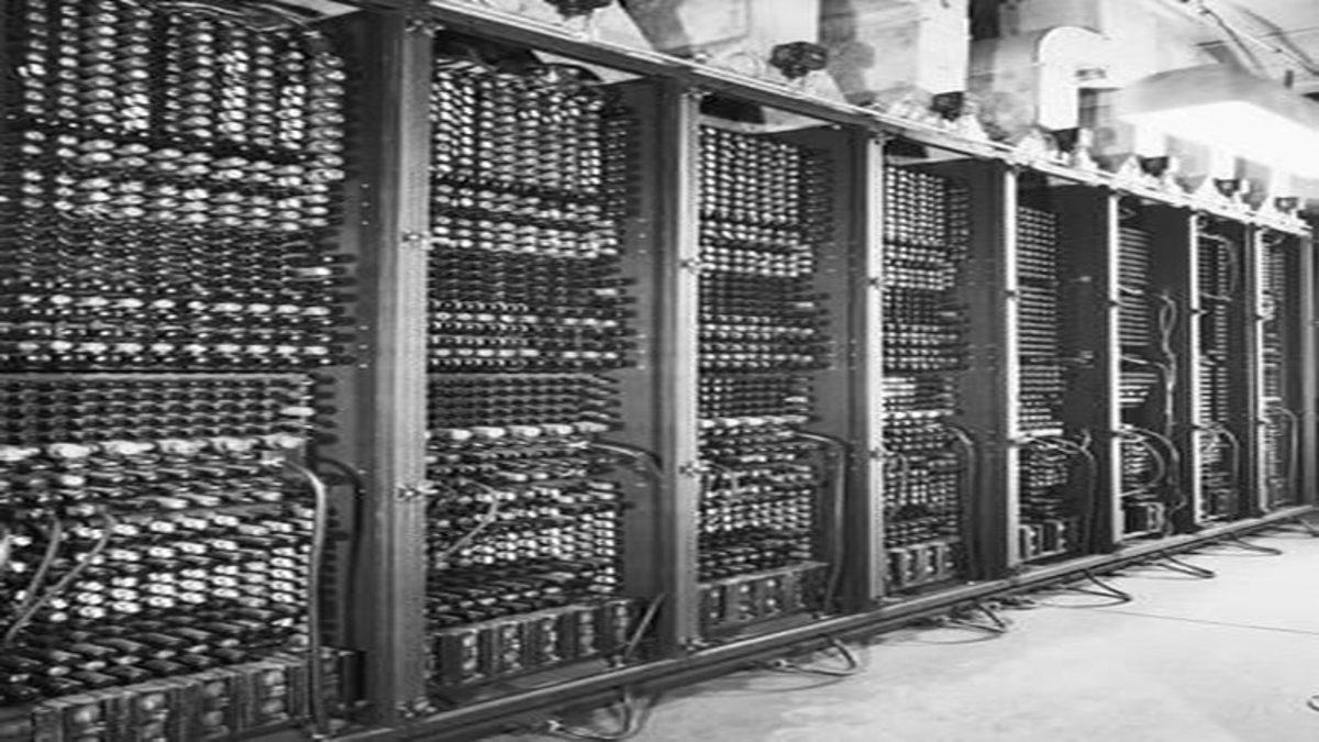 İkinci Dünya Savaşı İçin Üretilen Ancak Savaşa Yetiştirilemeyen İlk Programlanabilir Bilgisayar: Eniac Nedir, Ne Amaçla Kullanıldı?