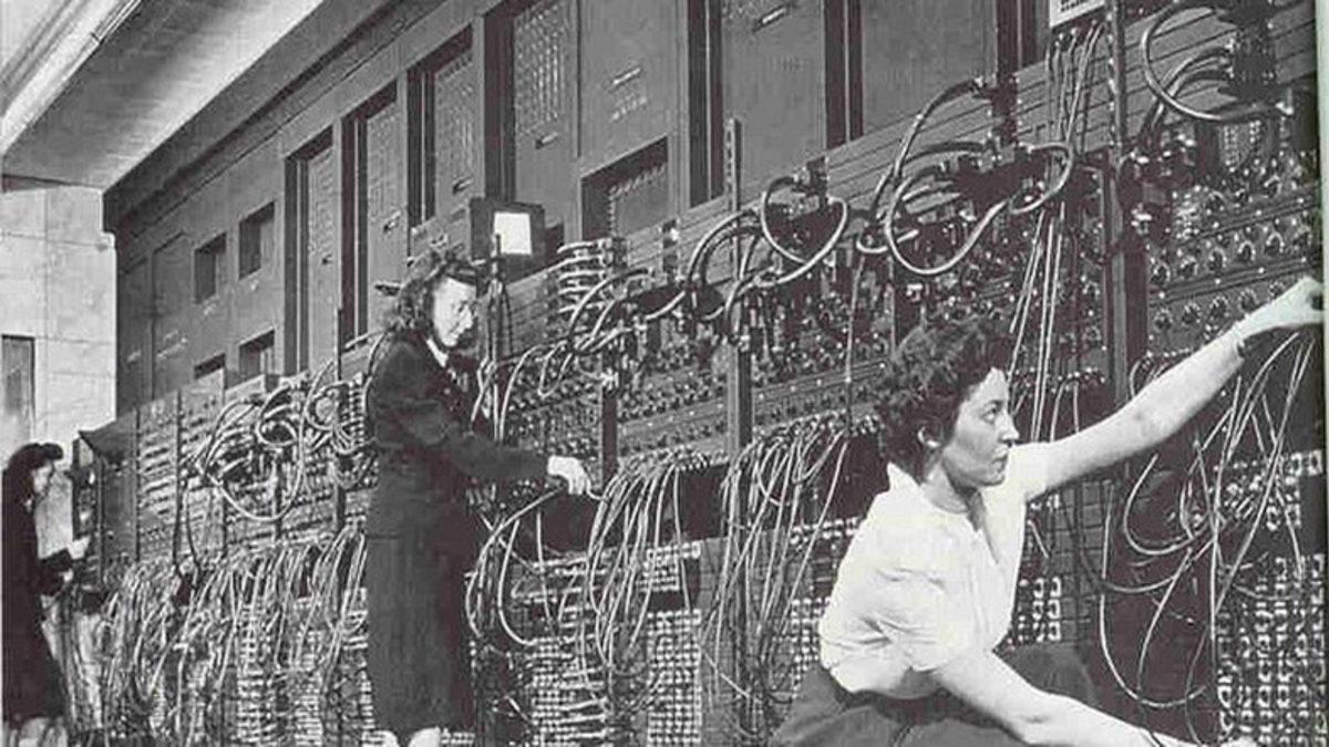 İkinci Dünya Savaşı İçin Üretilen Ancak Savaşa Yetiştirilemeyen İlk Programlanabilir Bilgisayar: Eniac Nedir, Ne Amaçla Kullanıldı?
