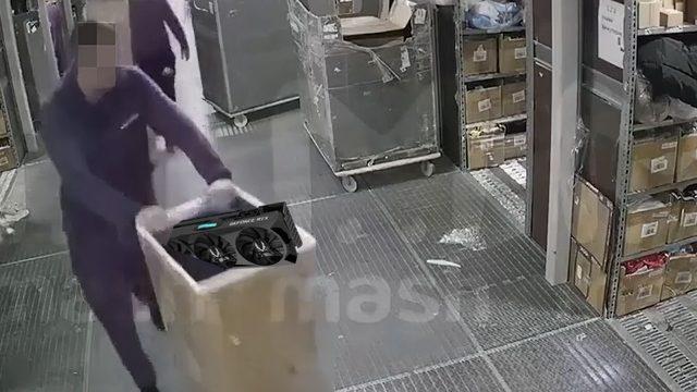 Rusya’da Bir Deponun Çalışanları, 20 Adet RTX 3070 Ti Ekran Kartını Çalıp Kaçtı [Video]