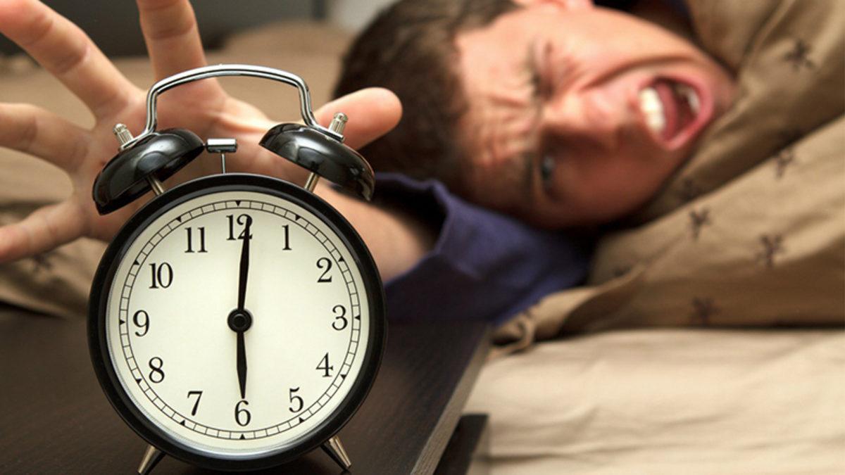 Sabahları Zombi Gibi Uyanmaya Son: Dinç Uyanmak İçin Nasıl Bir Alarm Seçmelisiniz?