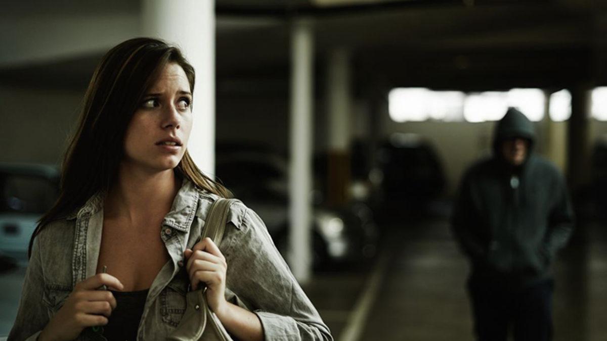 Biri Bizi Gözetliyor: Birinin Bizi İzlediğini Nasıl Hissedebiliyoruz?