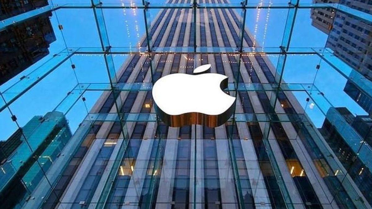 Apple, 52 Yaşındaki Çalışanını Şirketi 10 Milyon Dolar Dolandırdığı İddiasıyla Mahkemeye Verdi