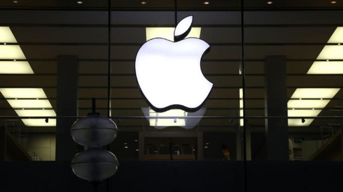 Apple, 52 Yaşındaki Çalışanını Şirketi 10 Milyon Dolar Dolandırdığı İddiasıyla Mahkemeye Verdi