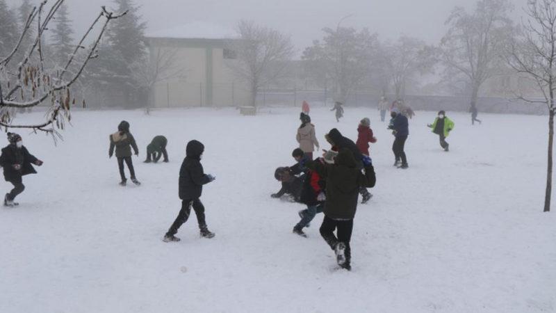Kar Esareti Bitmiyor: 22 İlde Okullar Tatil Edildi