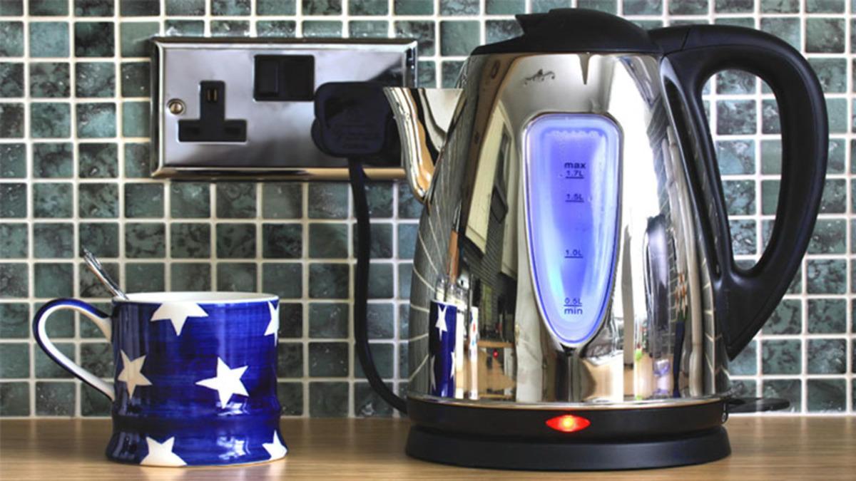 Kettle’lar Neden 1,5 veya 2 Litre Değil de Özellikle 1,7 Litre Hacimle Üretilir?