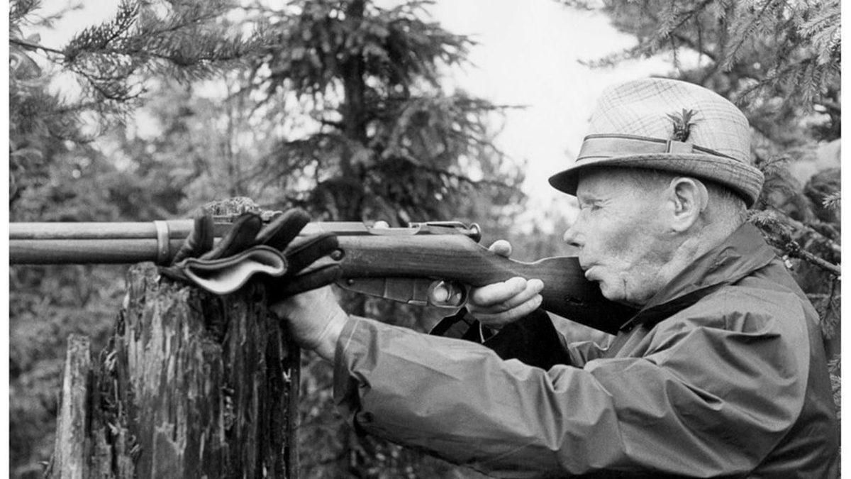 Dürbünü Bile Olmayan Bir Tüfekle ’Gelmiş Geçmiş En İyi Keskin Nişancı’ Olarak Tarihe Geçen Asker: Simo Hayha Kimdir?