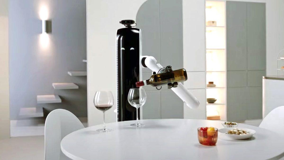 Samsung, Ürkütücü Bir Görünüme Sahip Yeni Ev Robotu Bot Handy’i Duyurdu