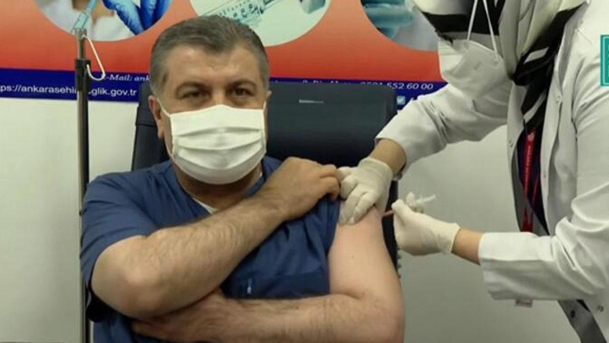 Türkiye İlaç ve Tıbbi Cihaz Kurumu, CoronaVac Aşısı İçin ’Acil Kullanım Onayı’ Verdi