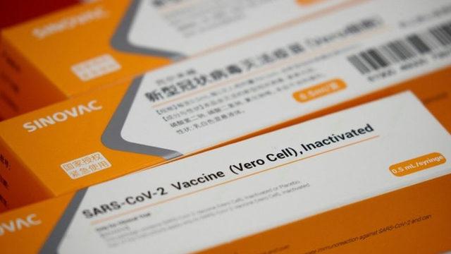 Bilim Kurulu Üyesi, Koronavirüs Aşısı CoronaVac’ın İlk Yan Etkilerini Açıkladı