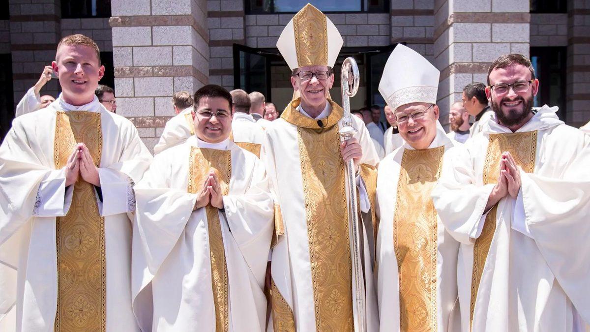 Genellikle Aynı Sanılan ’Rahip’ ve ’Papaz’ Arasındaki Fark Ne?