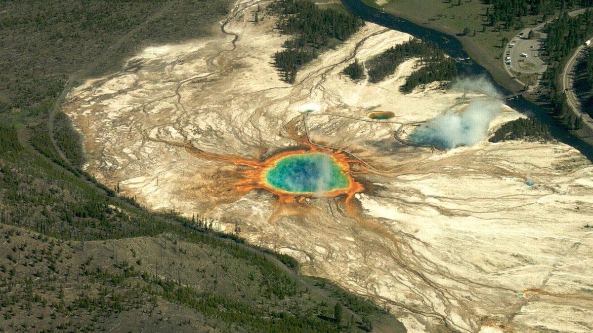 10 Bin Kilometre Uzağımızda Olmasına Rağmen Türkiye’yi Bile Etkileyecek Yellowstone Süper Volkanı Patlarsa Ne Olur?