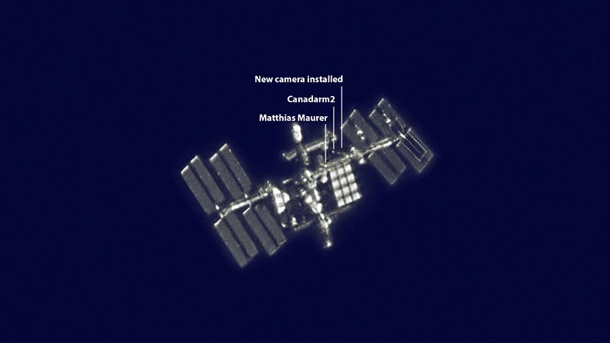 Bir Uzay Fotoğrafçısı, ‘Uzay Yürüyüşü’ Yapan Astronotları Yeryüzünden Görüntüledi