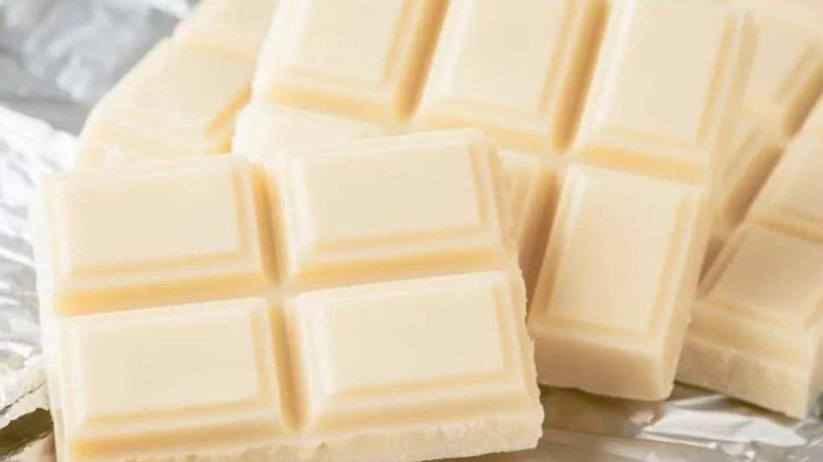 Beyaz Çikolata Gerçek Bir Çikolata Değil: İçindekileri ve Zararlarını Öğrenince Daha Az Yemek İsteyeceksiniz!