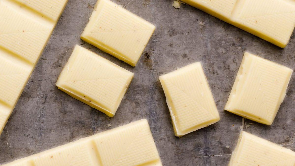 Beyaz Çikolata Gerçek Bir Çikolata Değil: İçindekileri ve Zararlarını Öğrenince Daha Az Yemek İsteyeceksiniz!