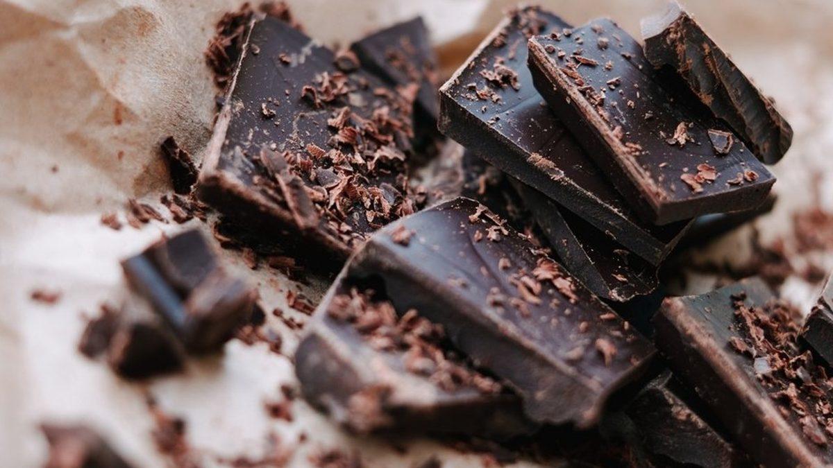 Beyaz Çikolata Gerçek Bir Çikolata Değil: İçindekileri ve Zararlarını Öğrenince Daha Az Yemek İsteyeceksiniz!