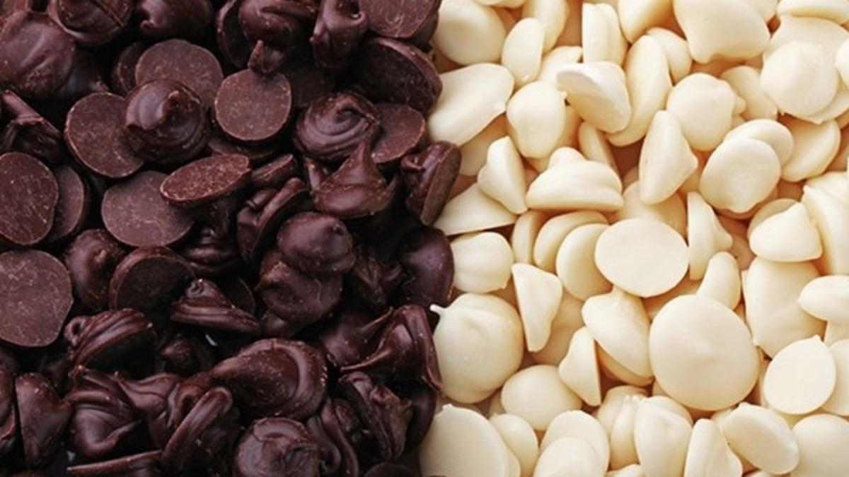 Beyaz Çikolata Gerçek Bir Çikolata Değil: İçindekileri ve Zararlarını Öğrenince Daha Az Yemek İsteyeceksiniz!