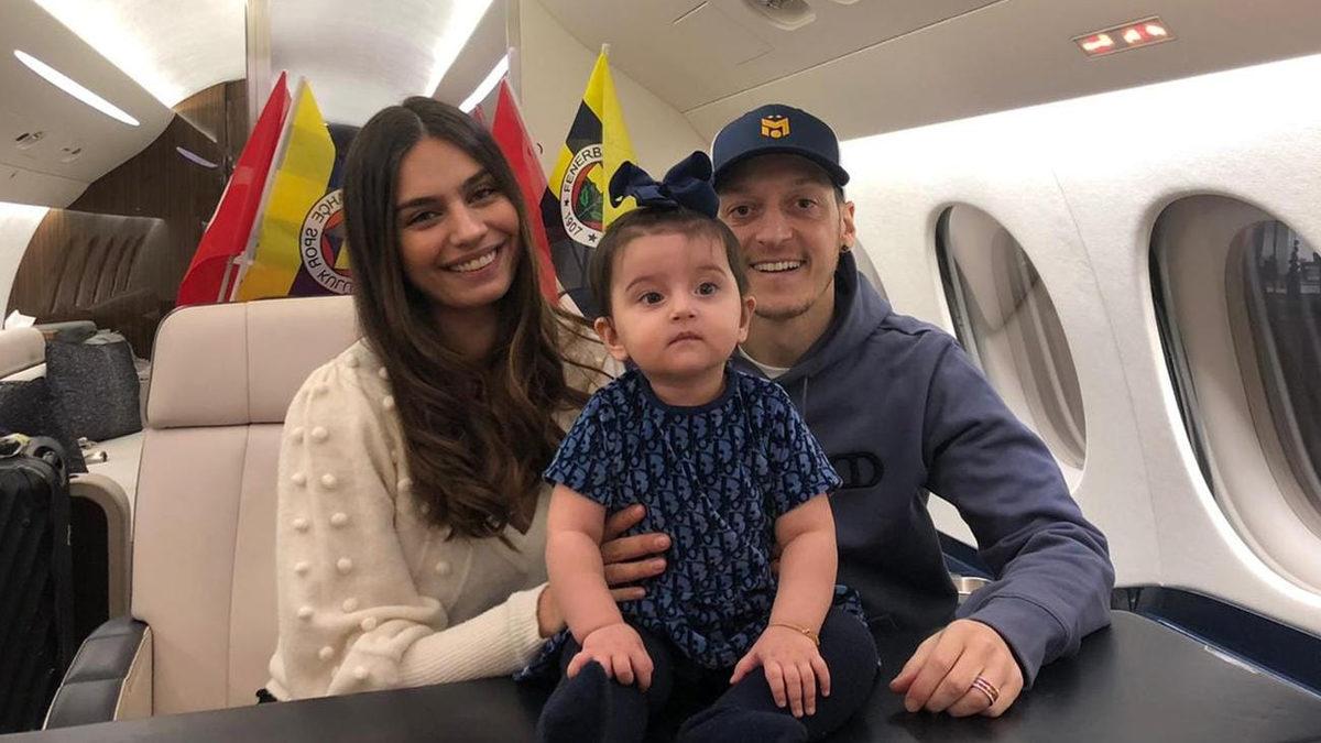 Flightradar24 Paylaşım Yaptı: Fenerbahçe’ye Transfer Olan Mesut Özil’in İstanbul Uçuşunu 300 Binden Fazla Kişi Takip Etti