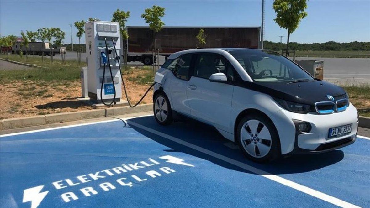 Türkiye’de Elektrikli Şarj İstasyonlarının Kurulmasına Yönelik Detaylar Açıklandı: ’Fiyatı İşletmeciler Belirleyecek’