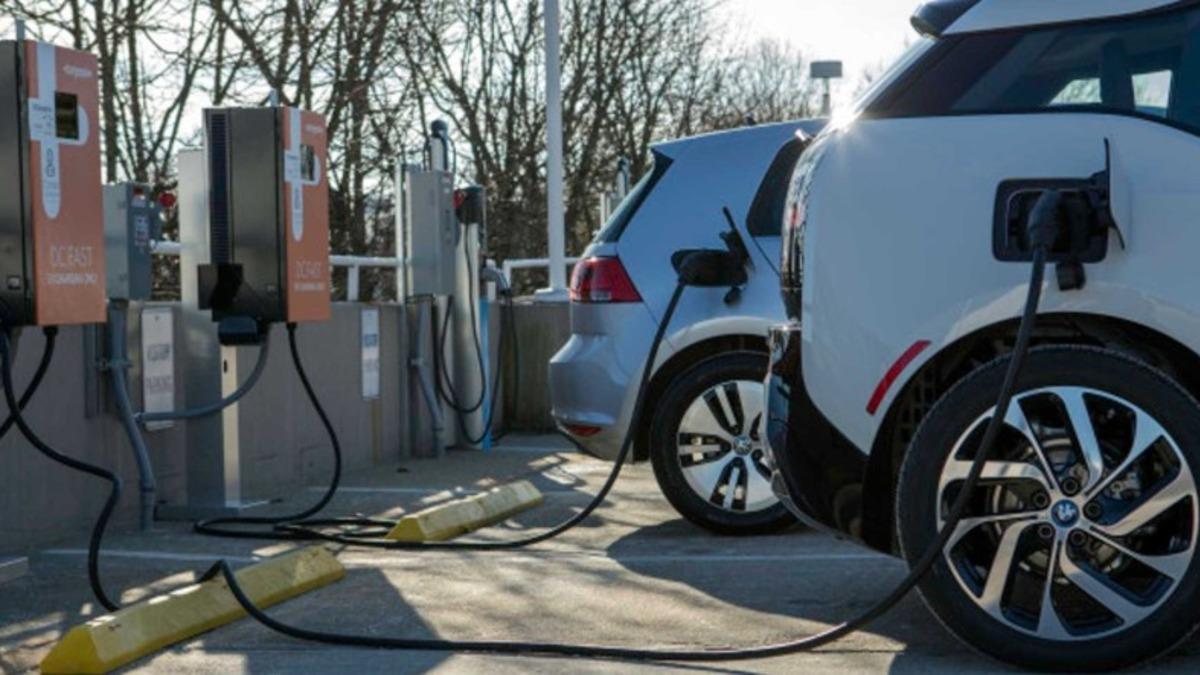 Türkiye’de Elektrikli Şarj İstasyonlarının Kurulmasına Yönelik Detaylar Açıklandı: ’Fiyatı İşletmeciler Belirleyecek’