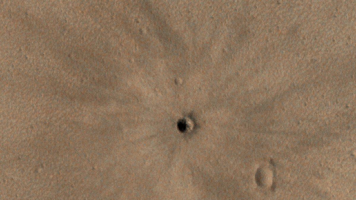 Mars Yüzeyine Yakın Tarihte Patlama Meydana Geldiği Ortaya Çıktı: Patlamanın Etkisi Milyonlarca Yıl Kalacak