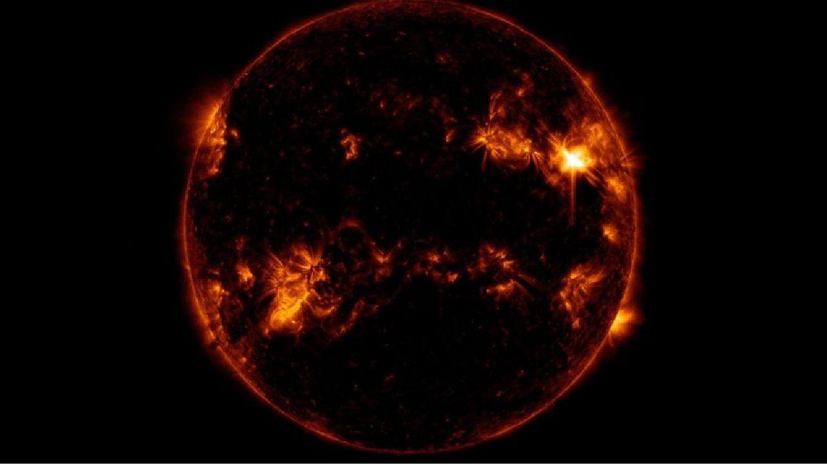 Beklenen Güneş Fırtınası Yaşandı, Kuzey Işıkları Gökyüzünü Kapladı: İşte Ortaya Çıkan Muhteşem Görüntüler [Video]