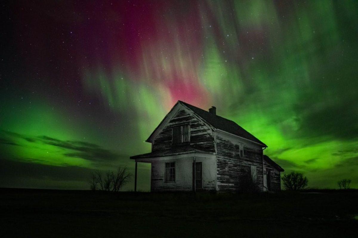Beklenen Güneş Fırtınası Yaşandı, Kuzey Işıkları Gökyüzünü Kapladı: İşte Ortaya Çıkan Muhteşem Görüntüler [Video]