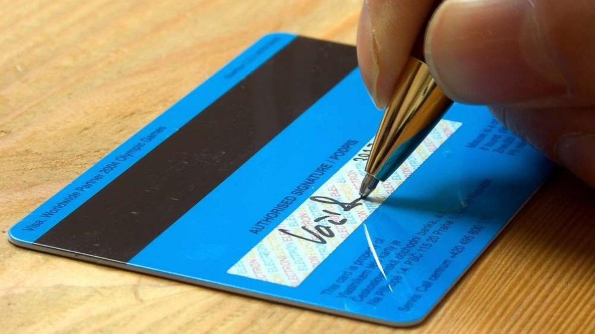 Kredi Kartlarının Arkasında Bulunan ’CVV ve İmza’ Bölümü Hakkında Bu Önemli Detayları Bilmenizde Fayda Var!