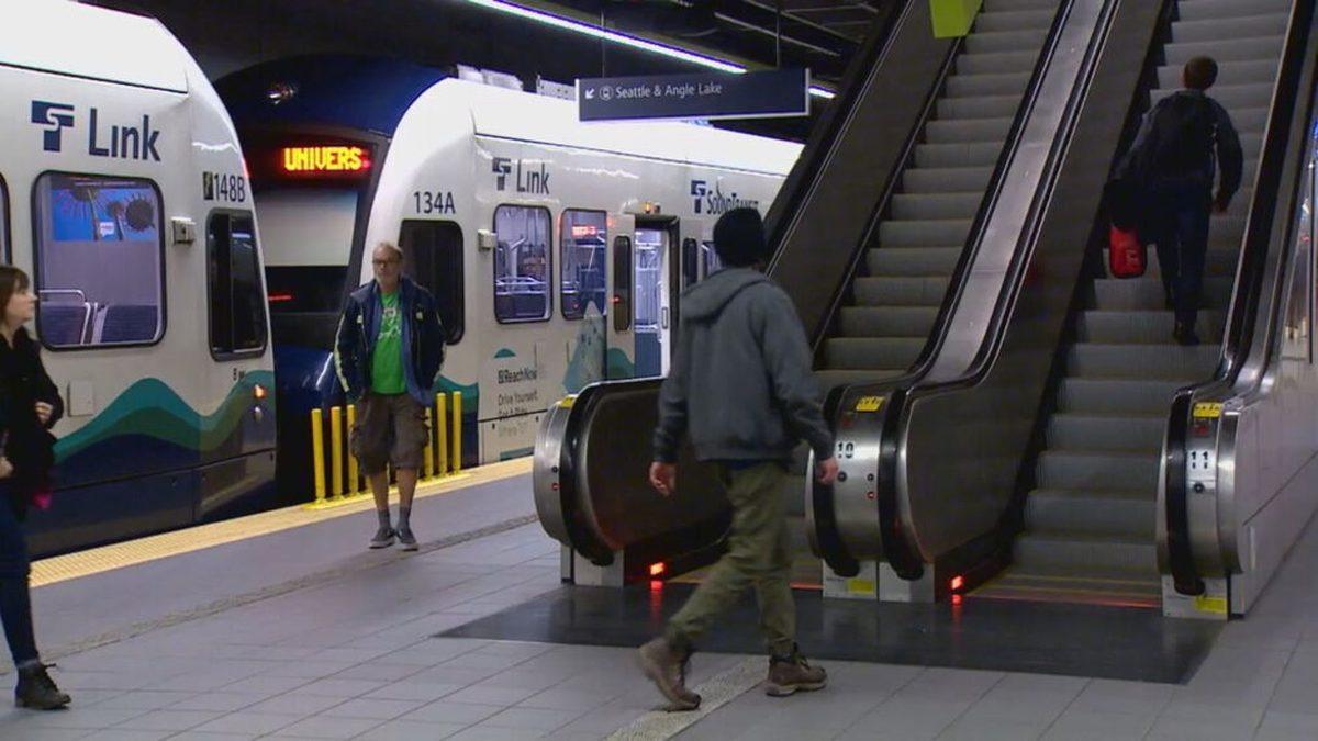 Durmuş Bir Yürüyen Merdivenden Çıkarken Neden Garip Hissederiz ve Dengemiz Bozulur?