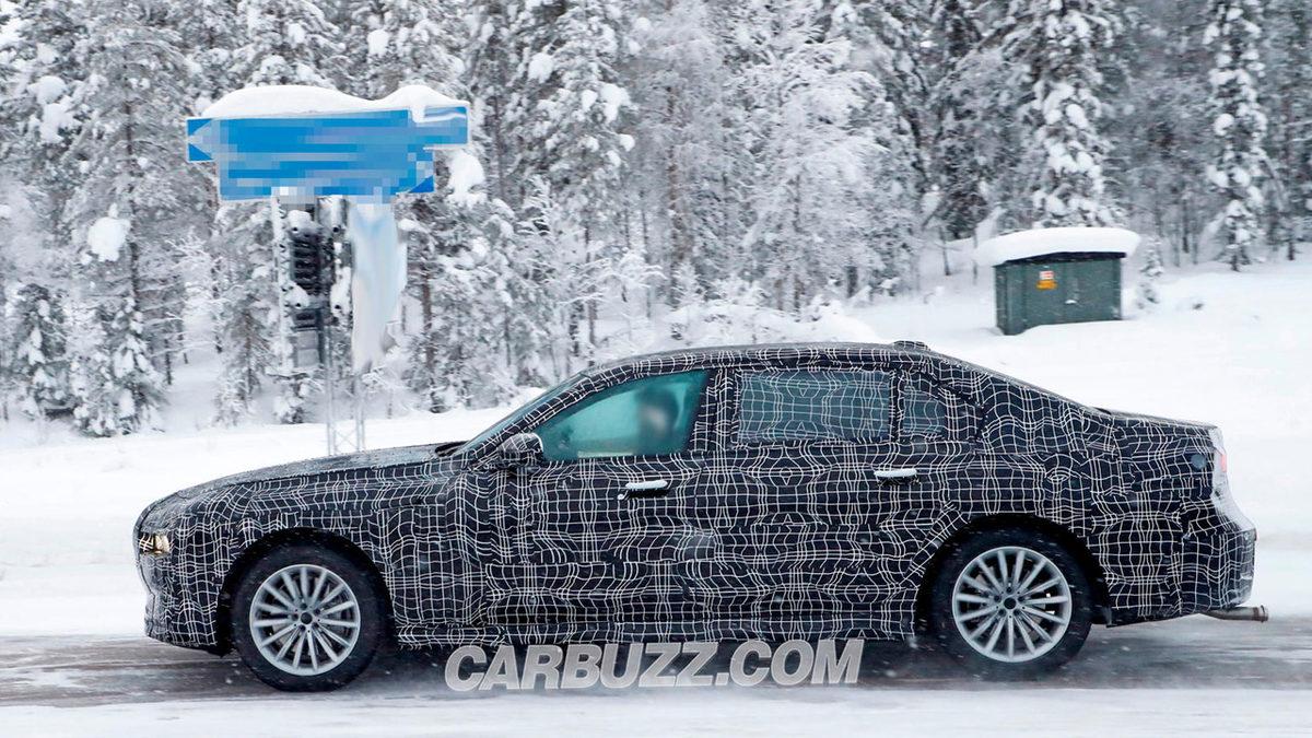 Yeni BMW 7 Serisi’nde İçten Yanmalı Motor Seçeneği Olduğunu Gösteren Fotoğraflar Ortaya Çıktı