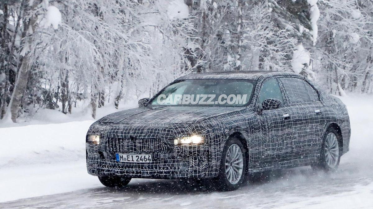 Yeni BMW 7 Serisi’nde İçten Yanmalı Motor Seçeneği Olduğunu Gösteren Fotoğraflar Ortaya Çıktı