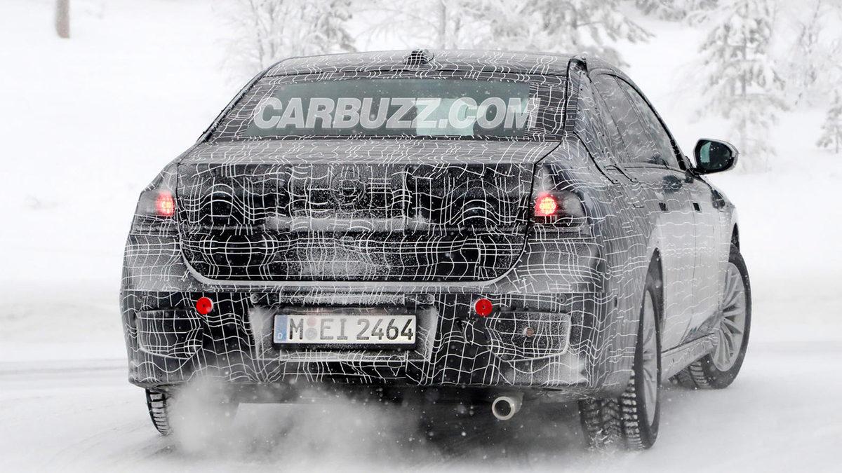 Yeni BMW 7 Serisi’nde İçten Yanmalı Motor Seçeneği Olduğunu Gösteren Fotoğraflar Ortaya Çıktı