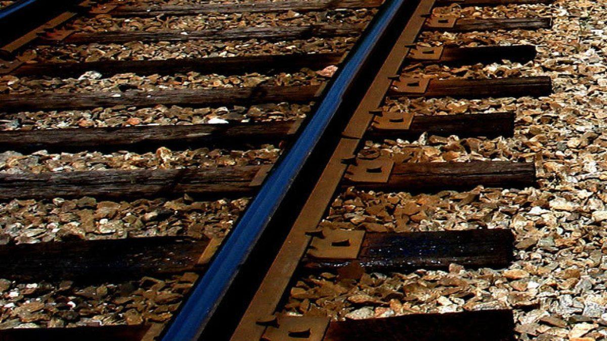 Pakistan’da TikTok Videosu Çeken Bir Gence Tren Çarptı