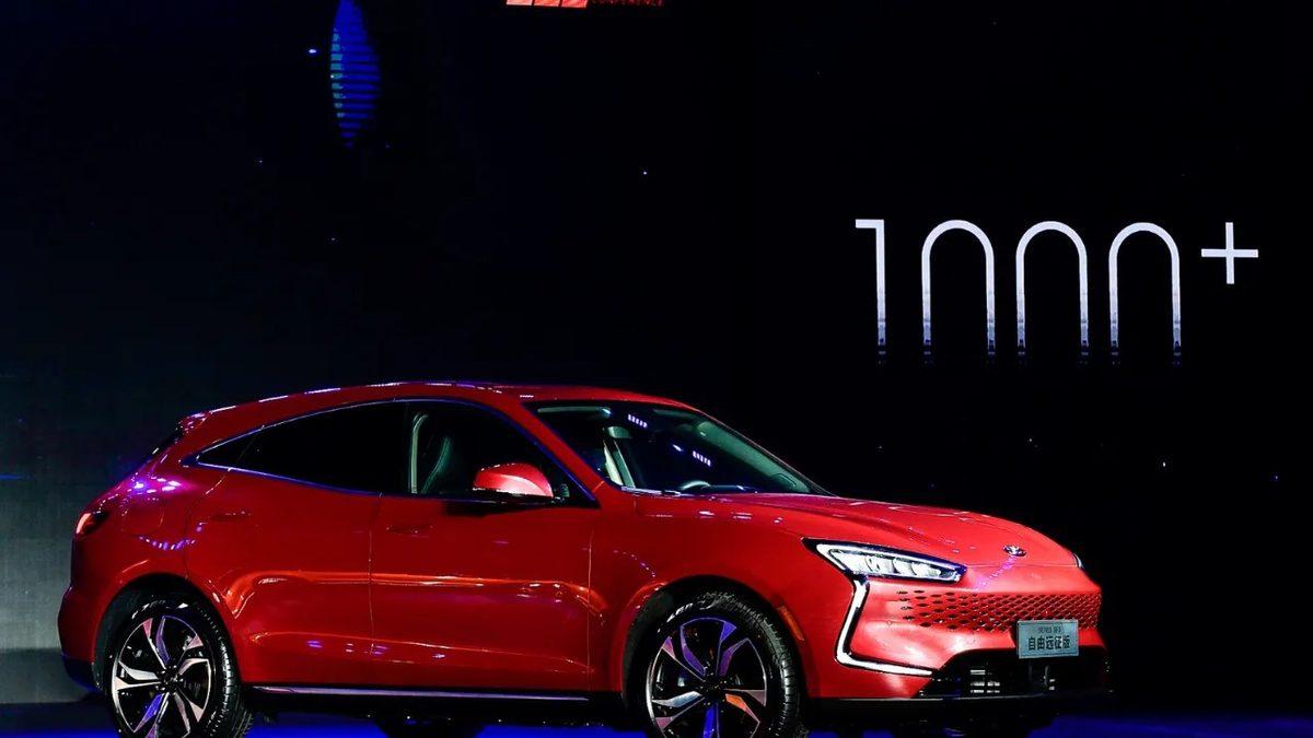 Seres, Huawei’nin DriveOne Teknolojili Dünyanın En Uzun Menzilli Seri Üretim Otomobilini Tanıttı