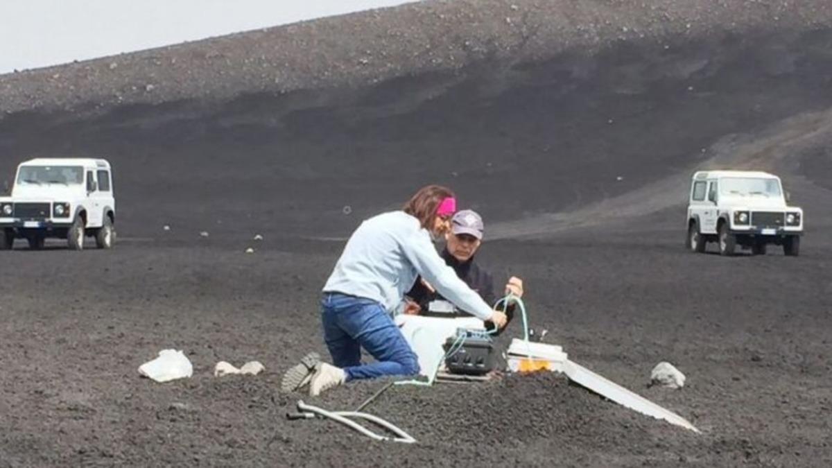 Uçakları Düşüren Avrupa’nın En Aktif Yanardağı Etna, Fiber Kablolarla Çevrildi: Peki Neden?