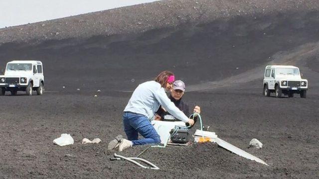 Uçakları Düşüren Avrupa’nın En Aktif Yanardağı Etna, Fiber Kablolarla Çevrildi: Peki Neden?